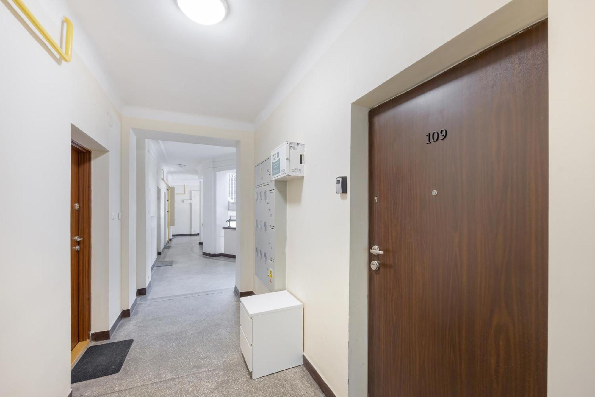 J&W Apartments Studio Solidarnosci Варшава Екстер'єр фото