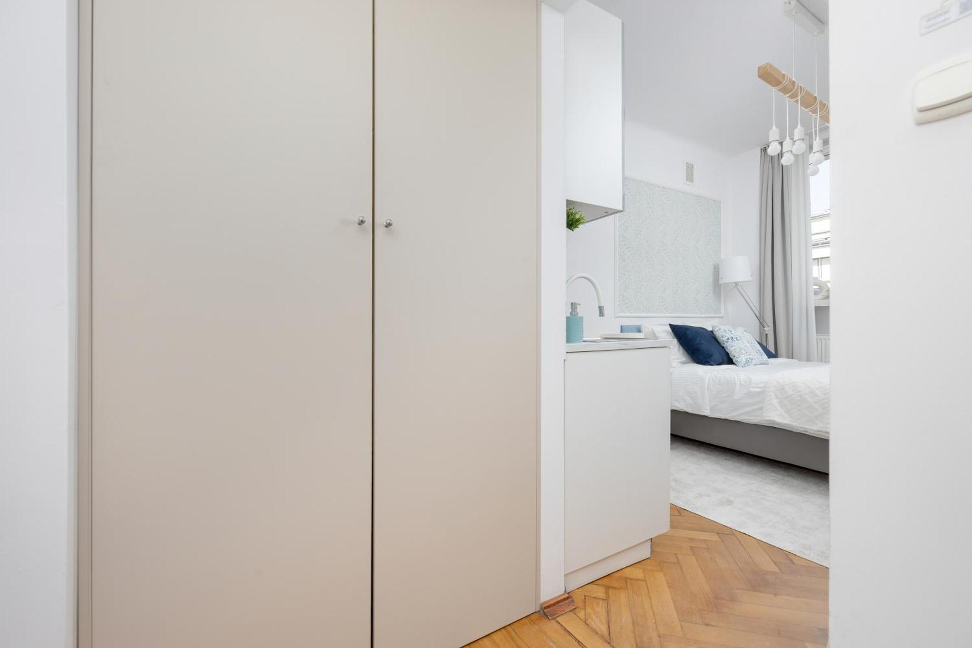J&W Apartments Studio Solidarnosci Варшава Екстер'єр фото